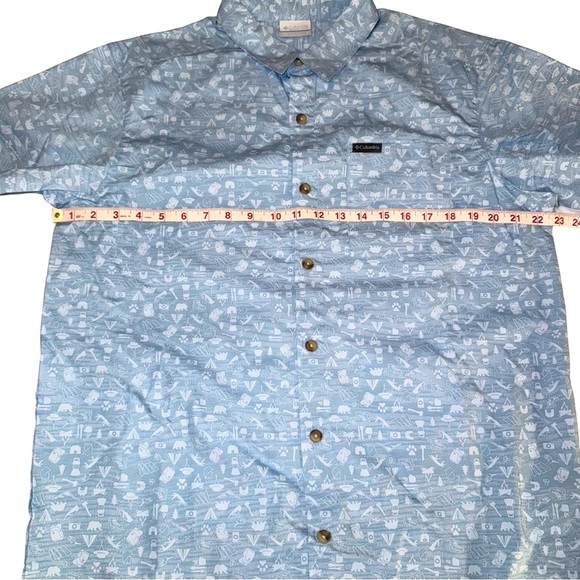 Men's Columbia Blue Patterned Short Sleeve Button Down Shirt - Picture 3 of 7